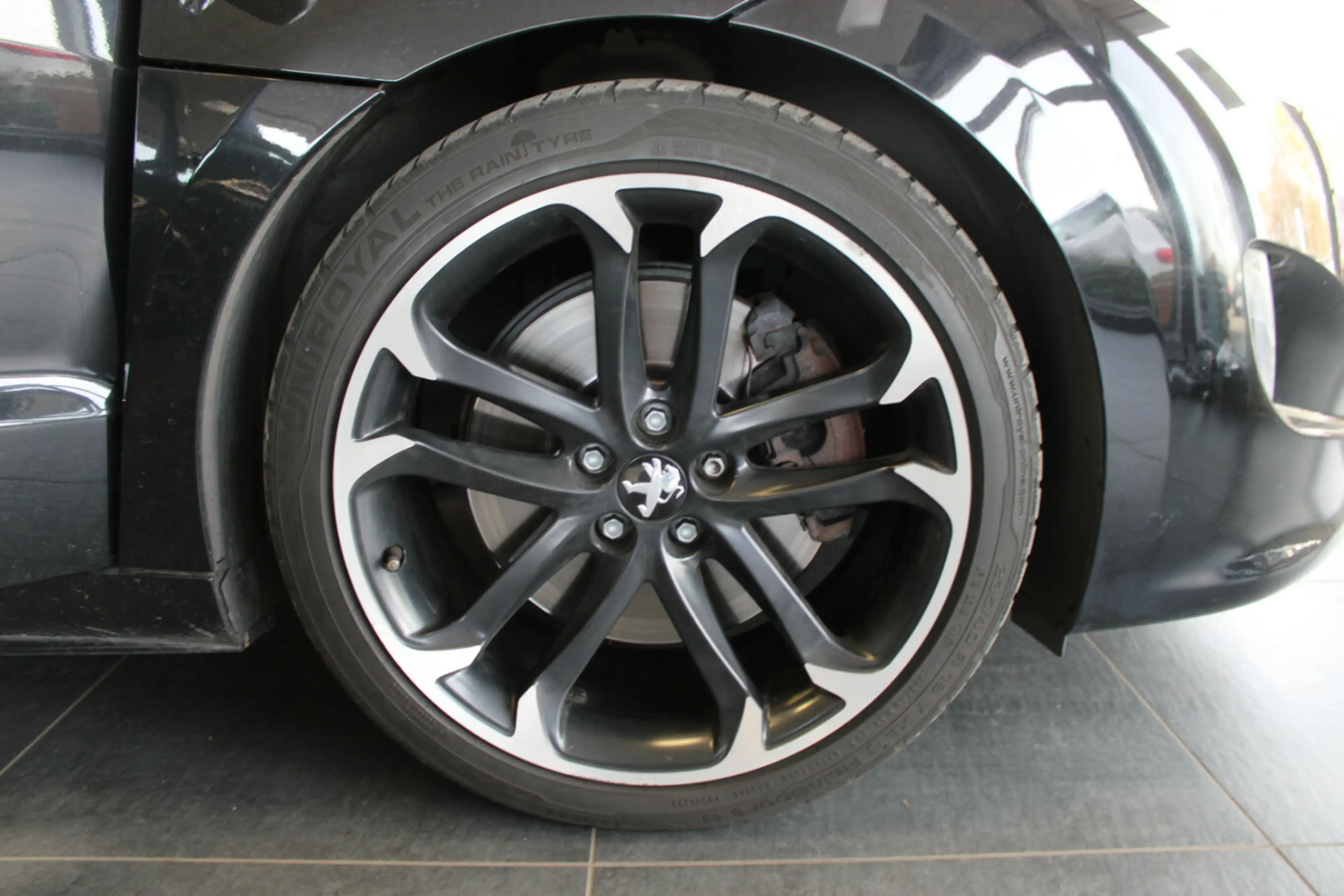 Peugeot RCZ 1.6 200 THP — photo 7