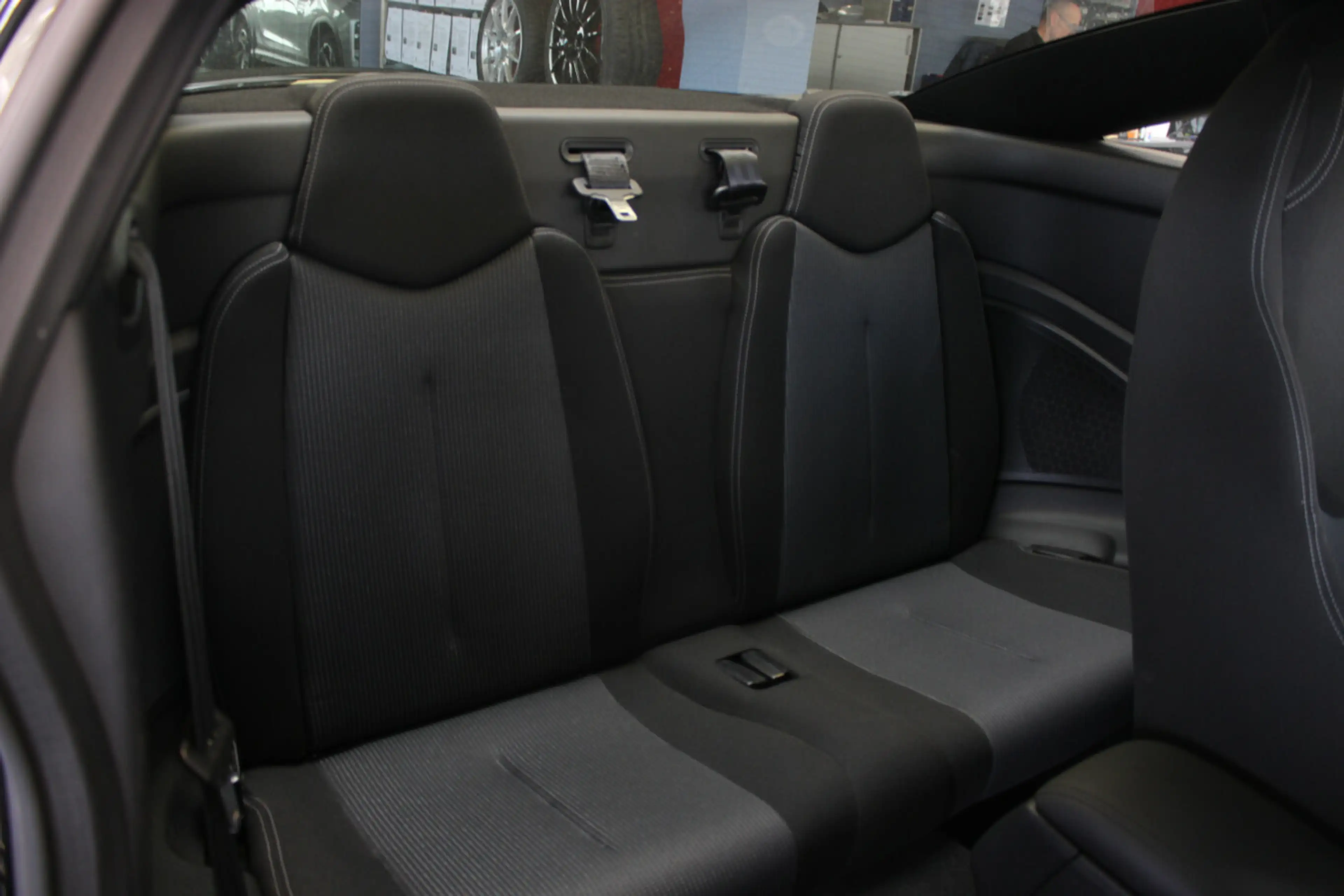 Peugeot RCZ 1.6 200 THP — photo 12