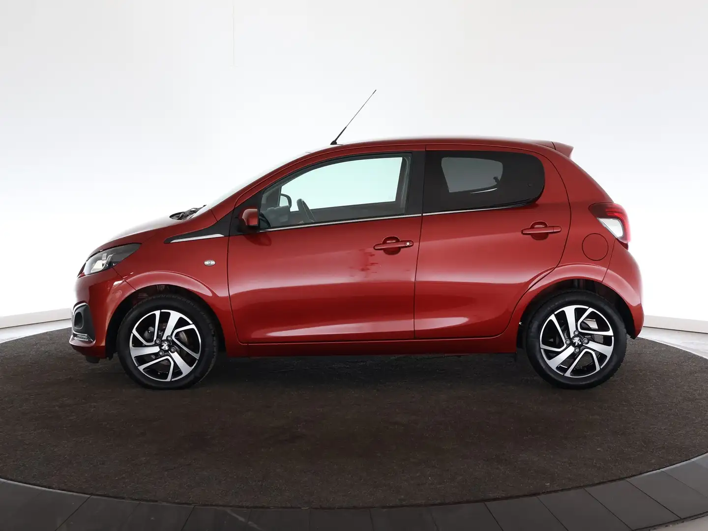 Peugeot 108 Allure 1.0 e-VTi 72pk Rood - 2