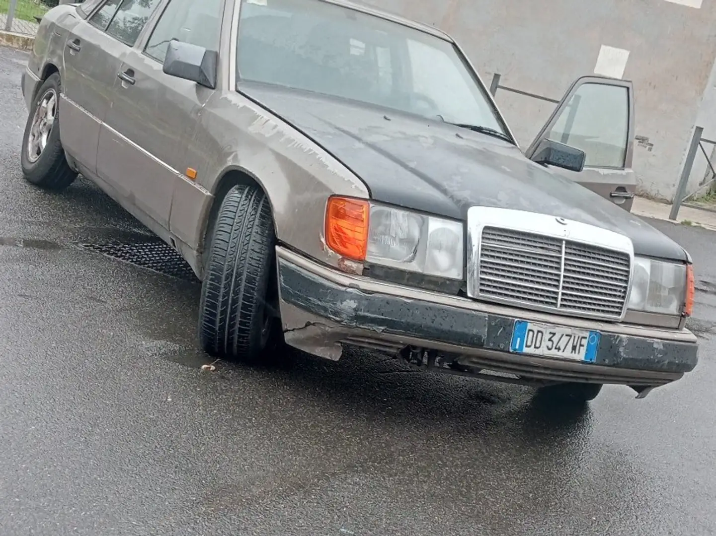 Mercedes-Benz E 230 Bronce - 1