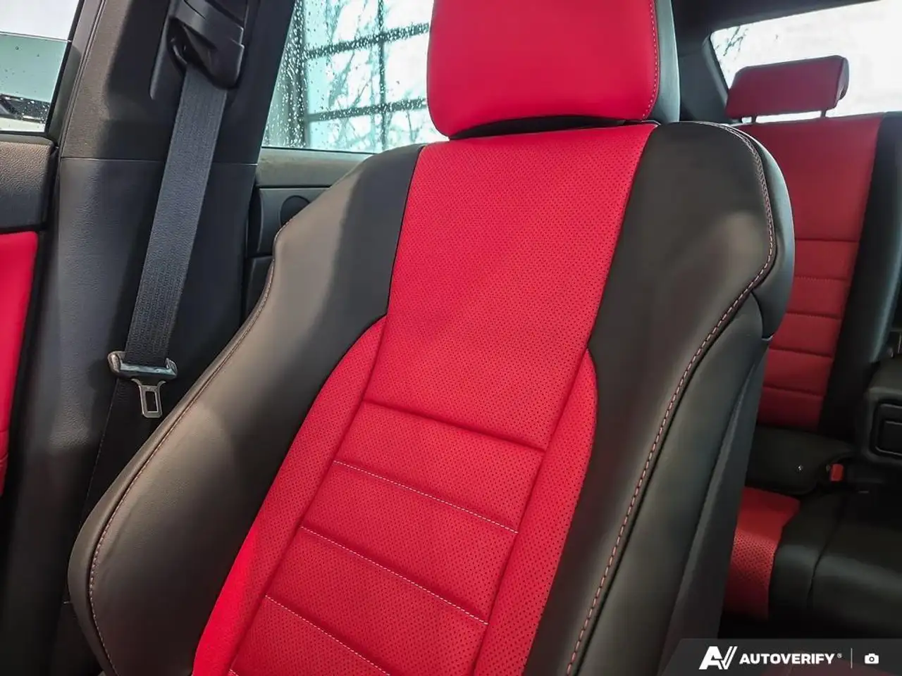 Lexus IS снимка Lexus IS