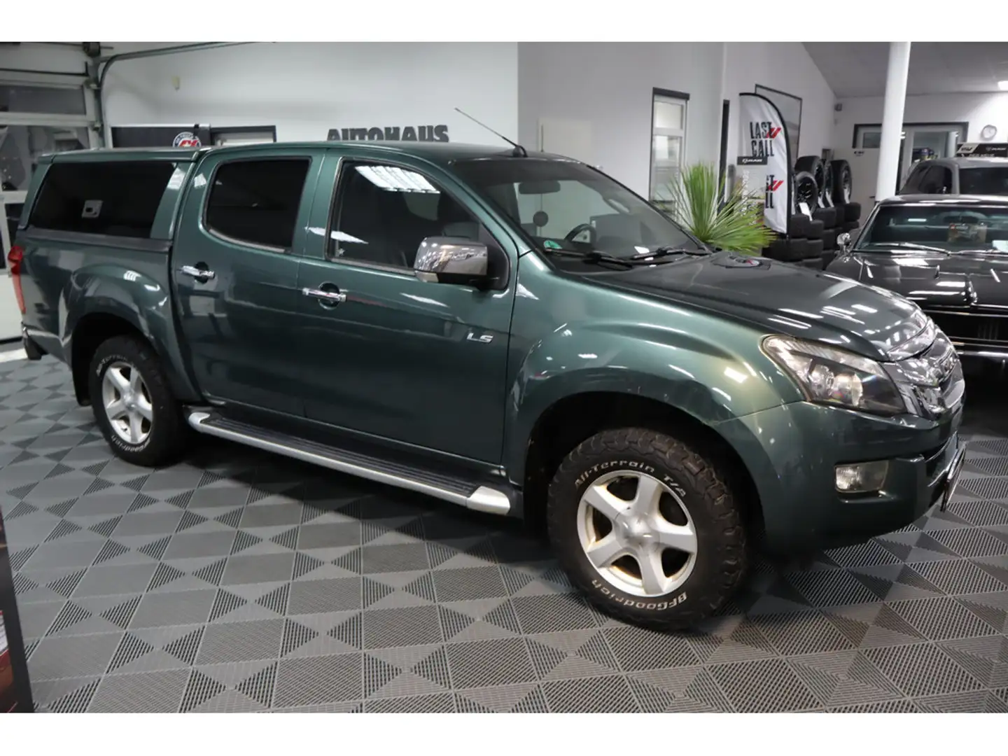 Isuzu D-Max 2.5 Double Cab LS 4WD NAVI Hardtop Leder Standheizung Grün - 2