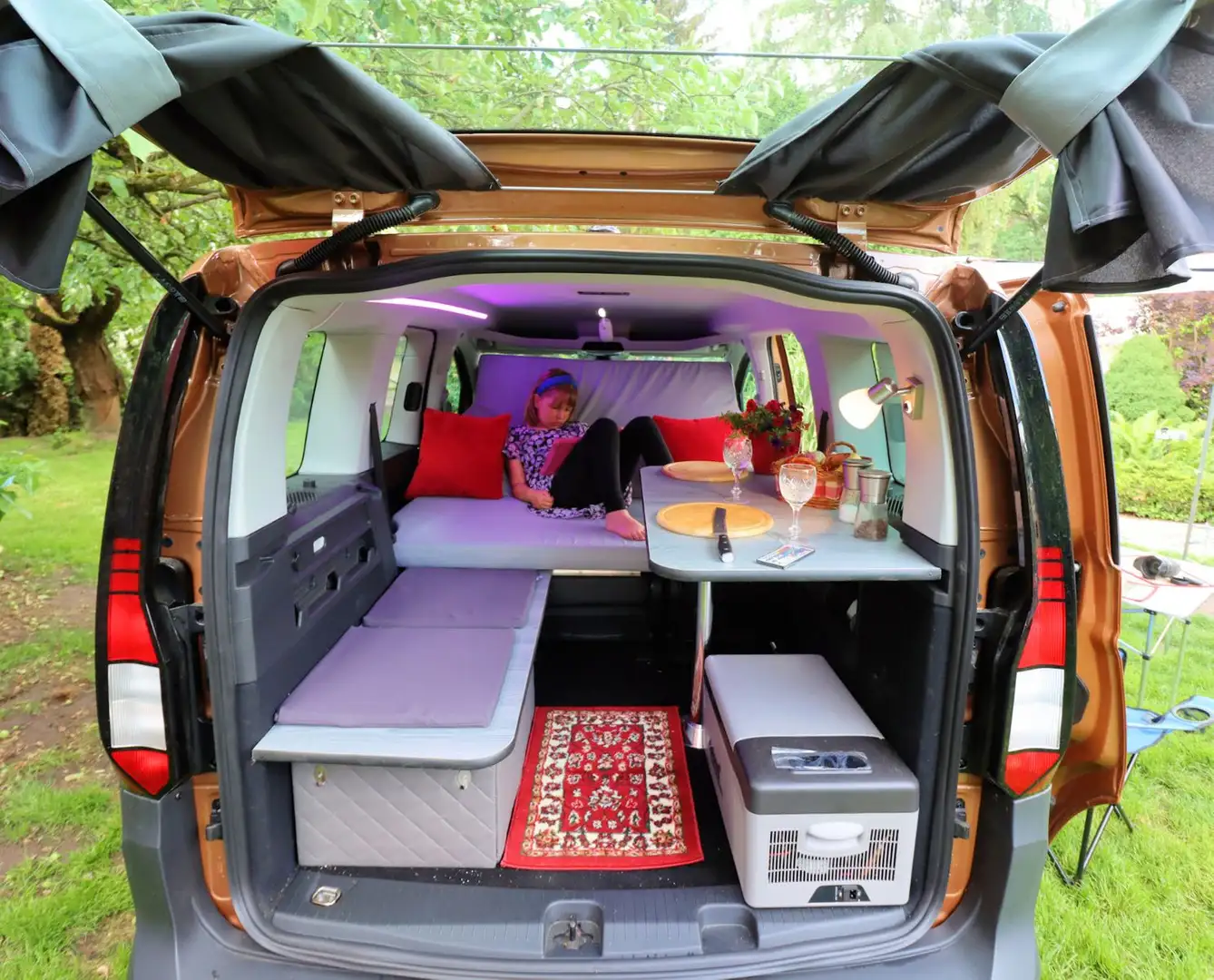 Volkswagen Caddy (California) Camper extra gr.Bett + Sitzecke uvm Bruin - 1