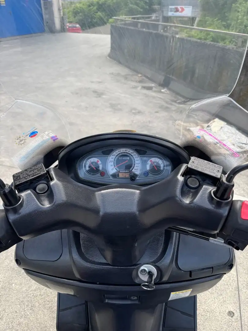 Suzuki Burgman 200 Noir - 1