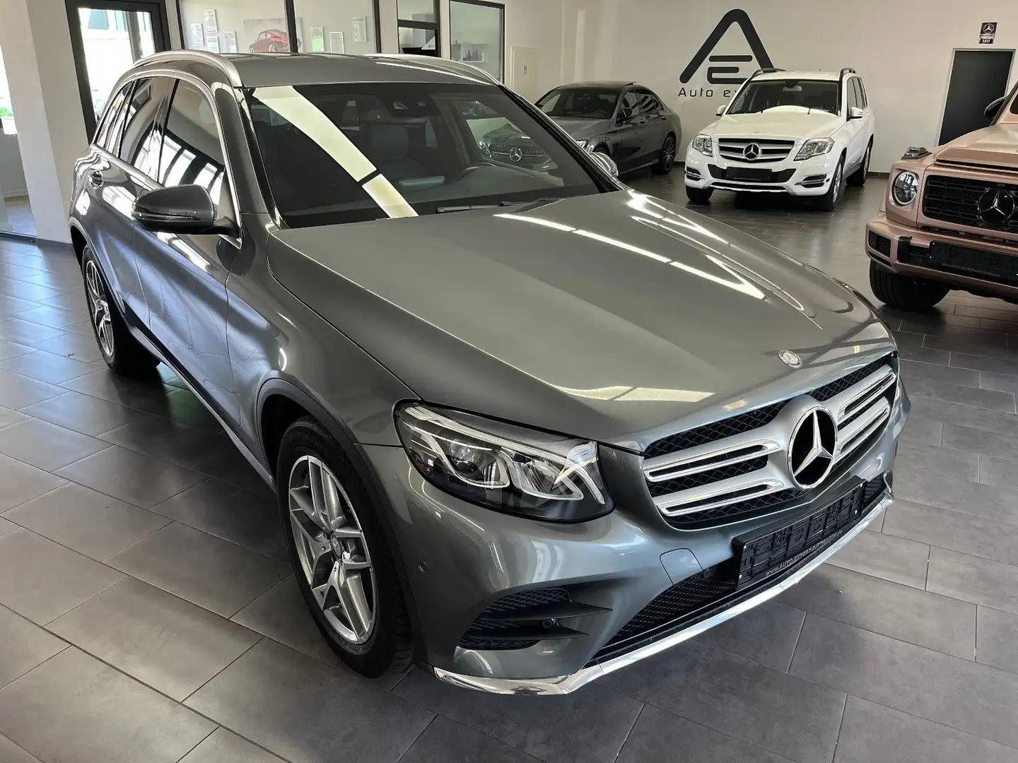Mercedes-Benz GLC 220 d 4M AMG Line Navi/LED/AHK/el.Heckklappe Grau - 1