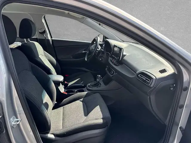 Hyundai i30 view 3