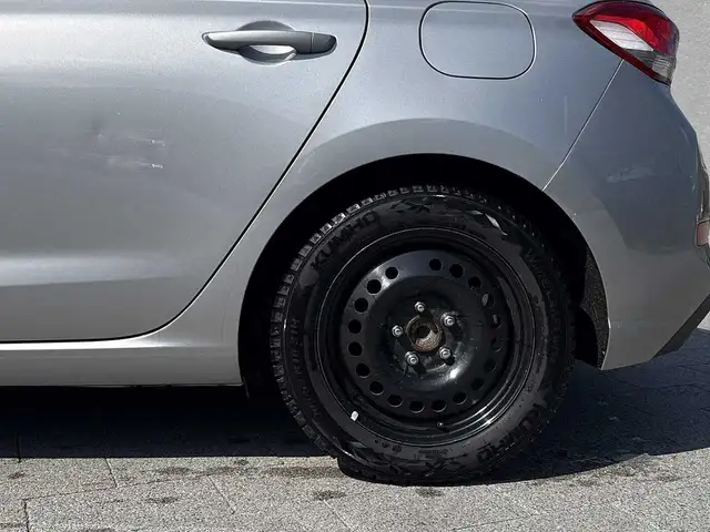 Hyundai i30 view 9