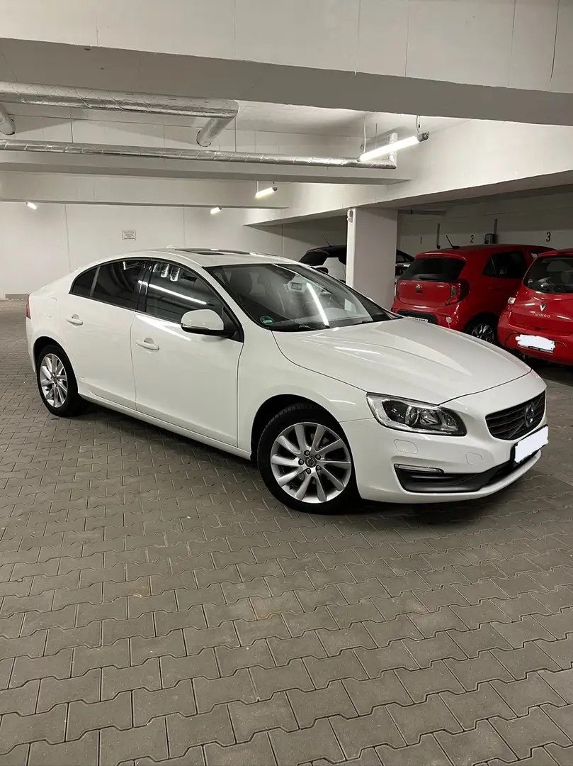 Volvo S60 D4 Geartronic Kinetic White - 1