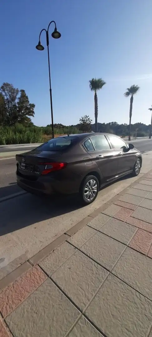 Fiat Tipo 1.4 Easy Marrón - 2