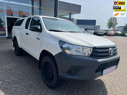 Toyota Hilux 2.4 D-4D-F Xtra Cab Professional