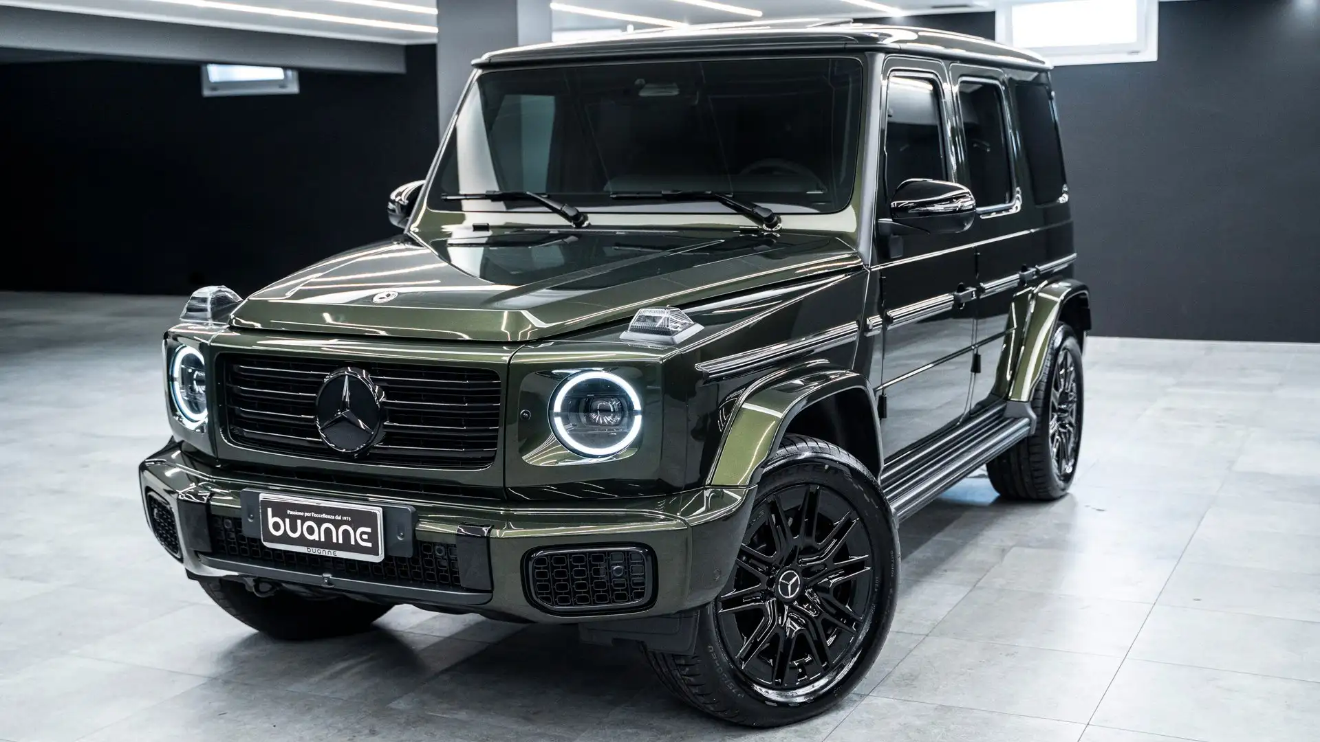 Mercedes-Benz G 450 D AMG LINE PREMIUM PLUS MANUFAKTUR SPECIAL PAINT Verde - 1