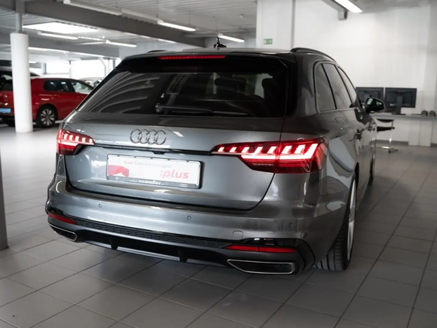 Audi A4 Avant 35 TFSI S line LM19 LED ACC Businessp. Ka... Grijs - 2