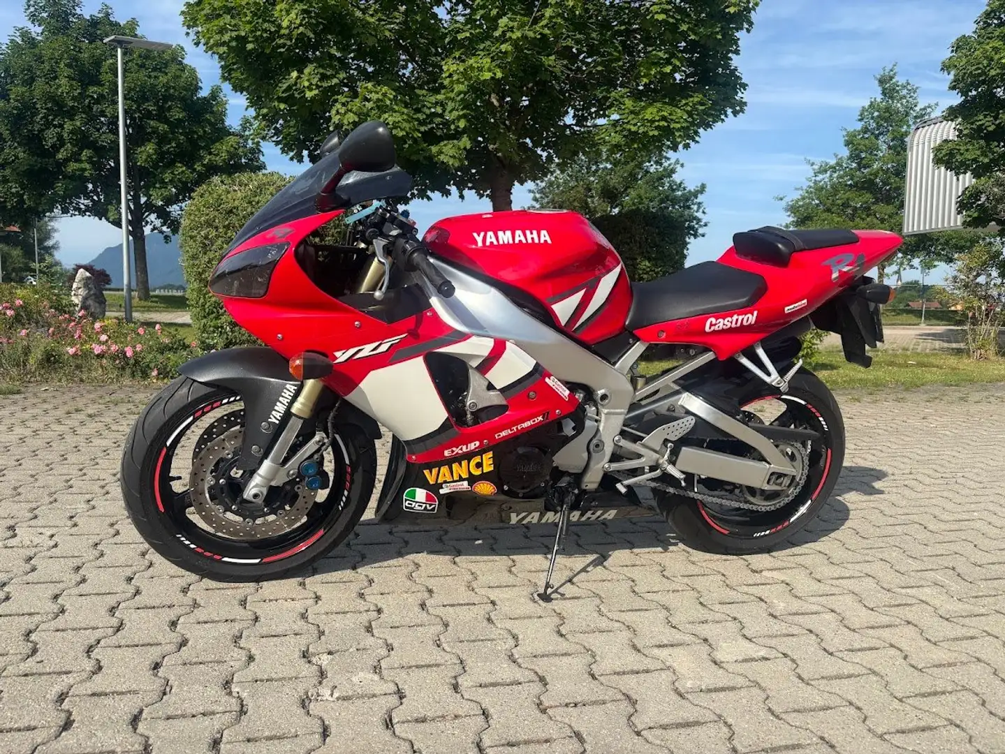 Yamaha YZF-R1 Blanco - 1