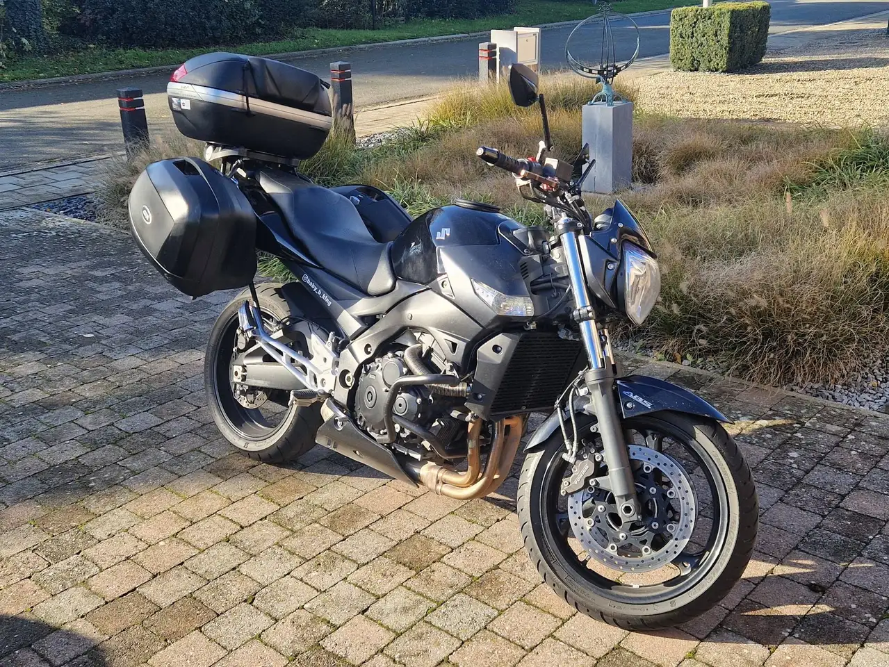 Suzuki GSR 600