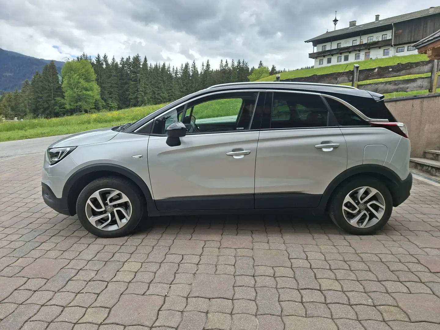 Opel Crossland X 1,6 CDTI BlueInjection Editon Start/Stop System Ed Silber - 2