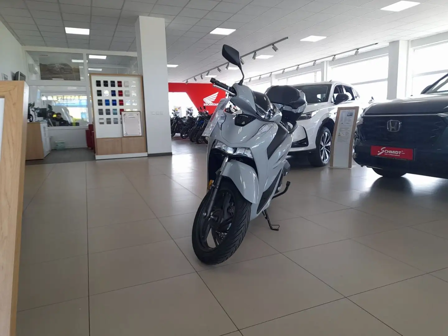 Honda SH 150i nkl.Top Case Gri - 2