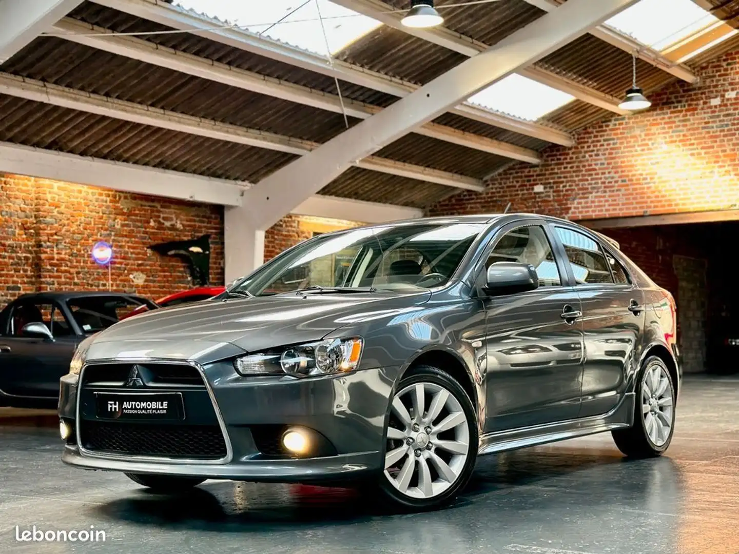 Mitsubishi Lancer Sportback Intense 1.8L 143 ch Régulateur, Climatisation Historique complet État remarquable Grau - 1