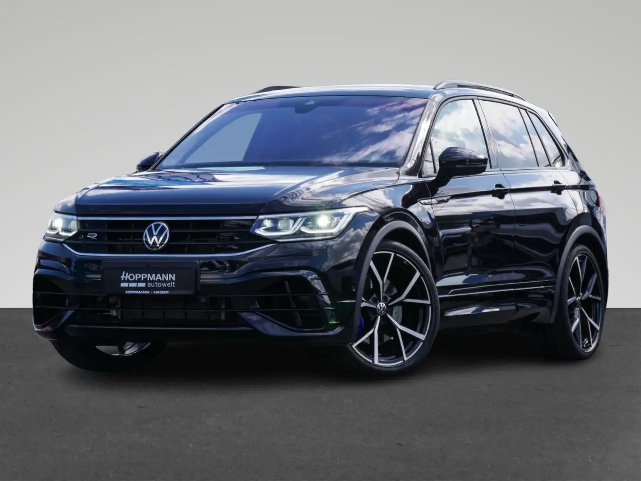Volkswagen Tiguan 2.0 TSI R AHK Pano Matrix DCC 2