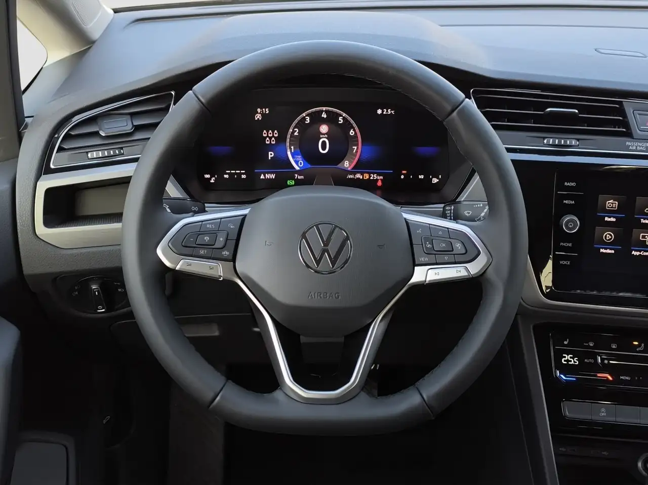 Volkswagen Touran 1.5 TSI DSG Comfortline AHK NAVI RFK 14