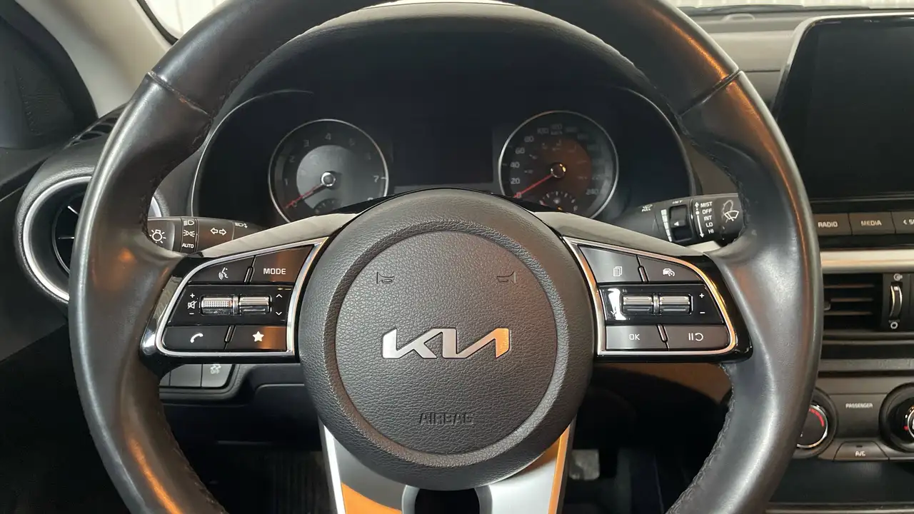 Kia Forte снимка Kia Forte