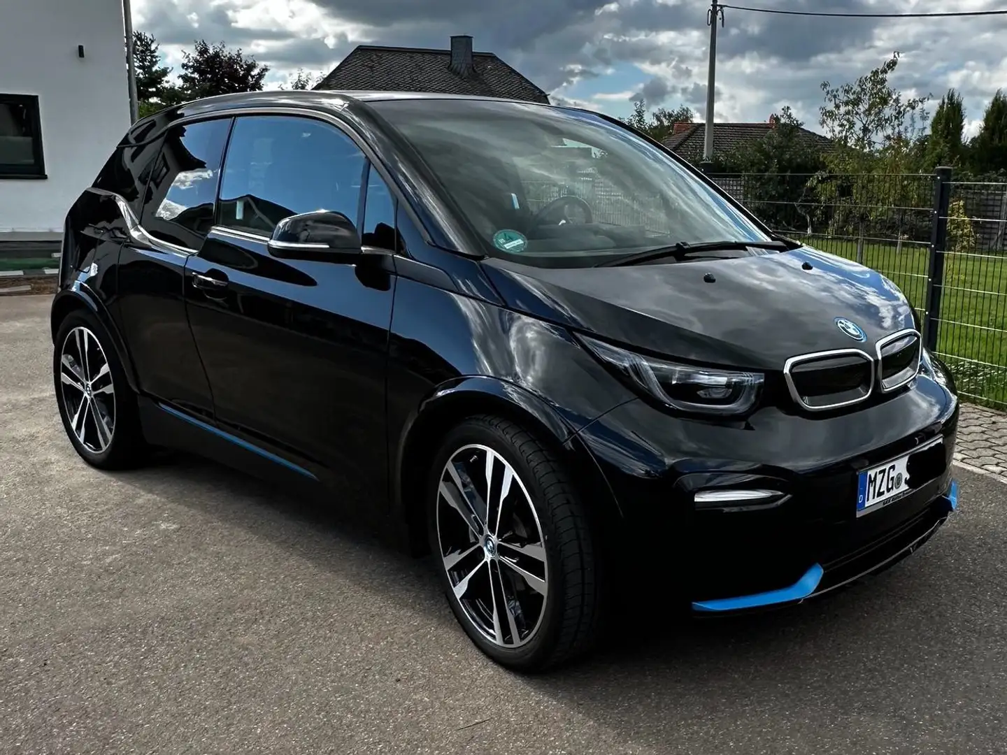 BMW i3 i3s (120 Ah) Schwarz - 2