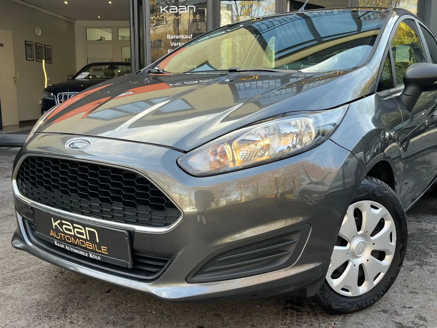 Ford Fiesta 1,25 Ambiente/2HAND/TÜV-NEU/KLIMA/SERVO/RADIO Grau - 2