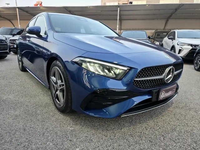 Mercedes-Benz A 200 A 200 d AMG Line Advanced auto