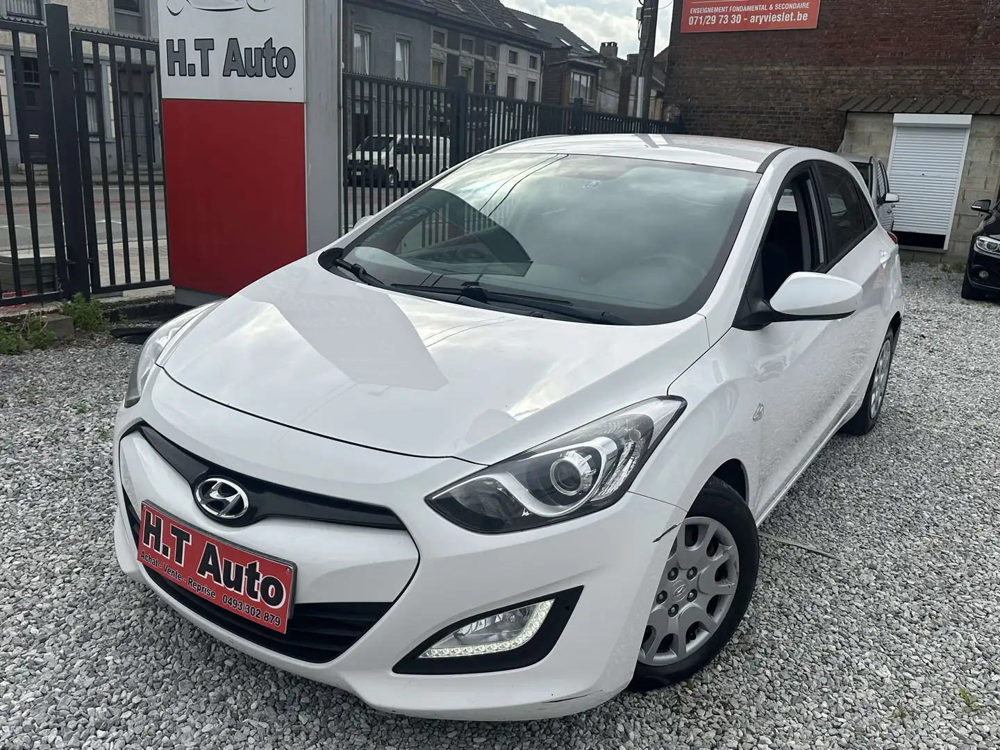 Hyundai i30 1.4 CRDi/ 5 portes / Airco/ Euro 5 Noir - 1