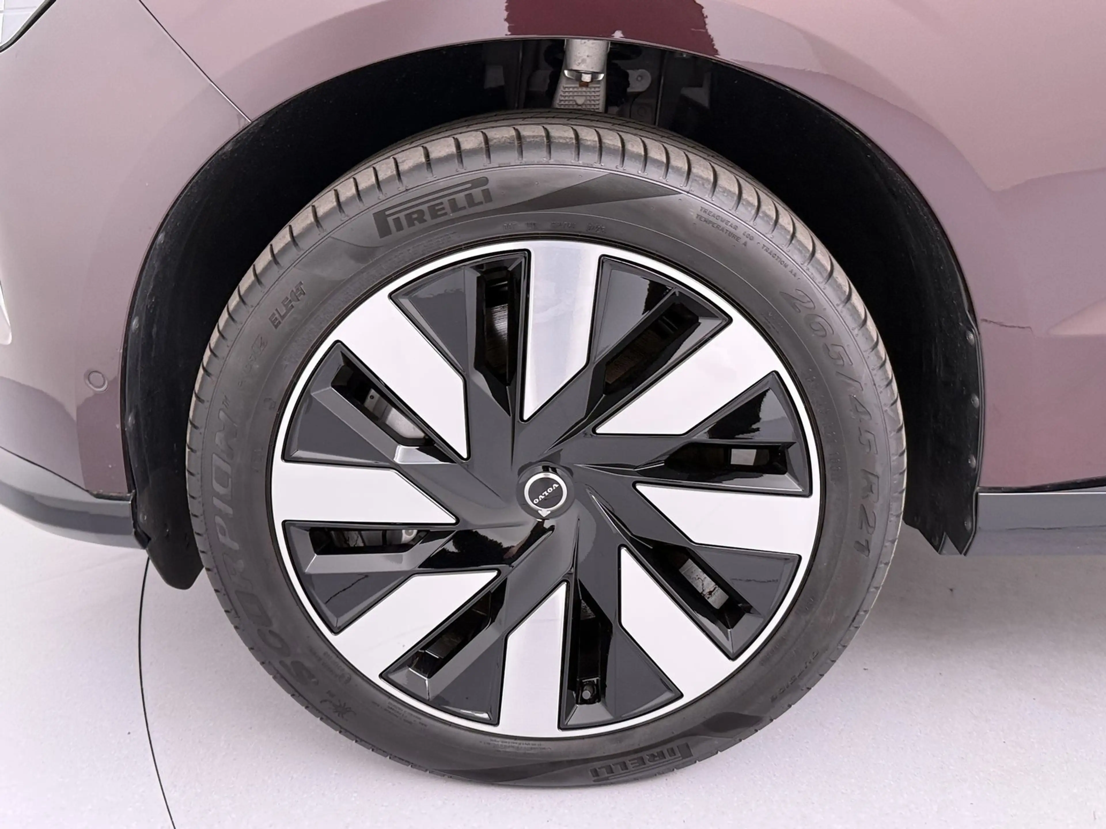 Volvo EX90 Plus Pure Electric AWD LED PANO 6-SITZER — photo 9