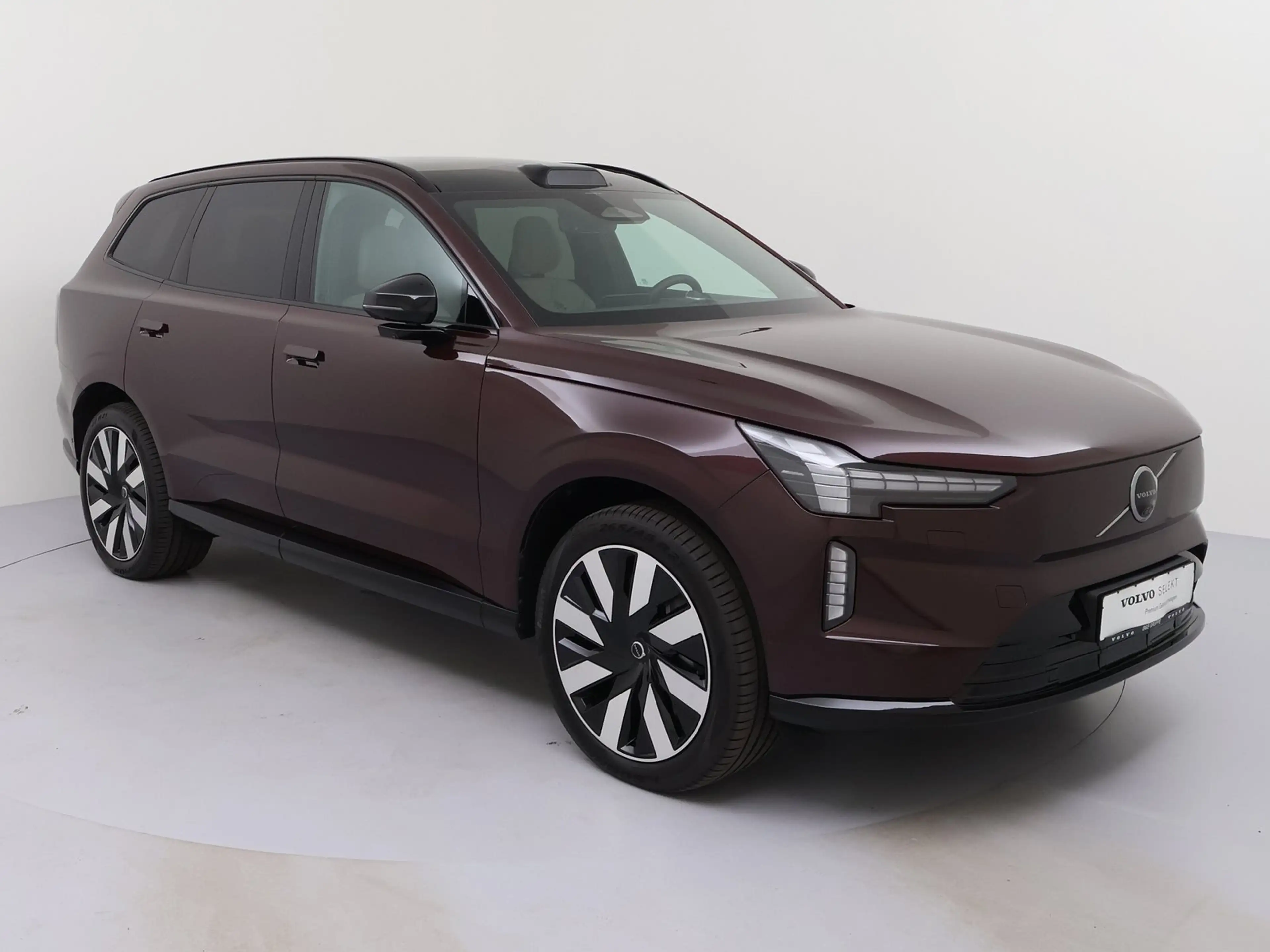 Volvo EX90 Plus Pure Electric AWD LED PANO 6-SITZER — photo 3