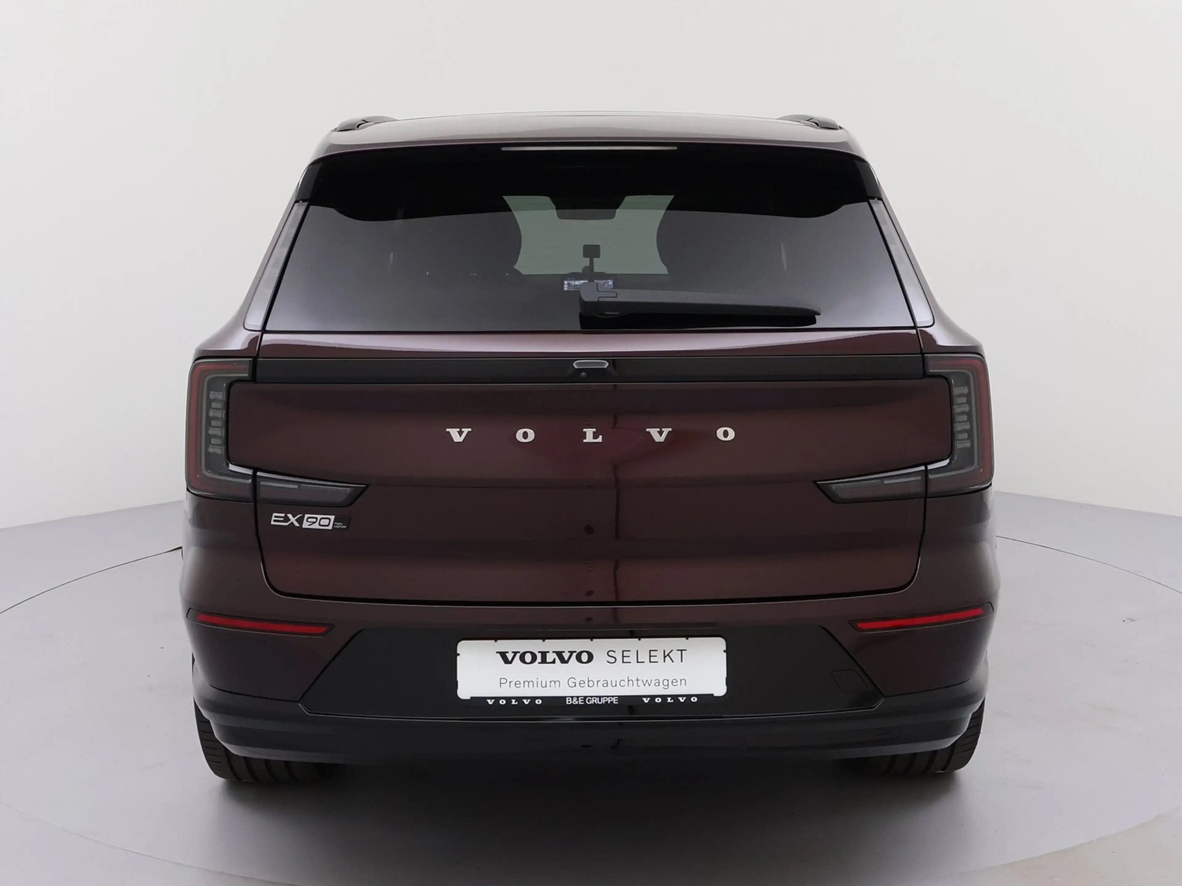 Volvo EX90 Plus Pure Electric AWD LED PANO 6-SITZER — photo 6