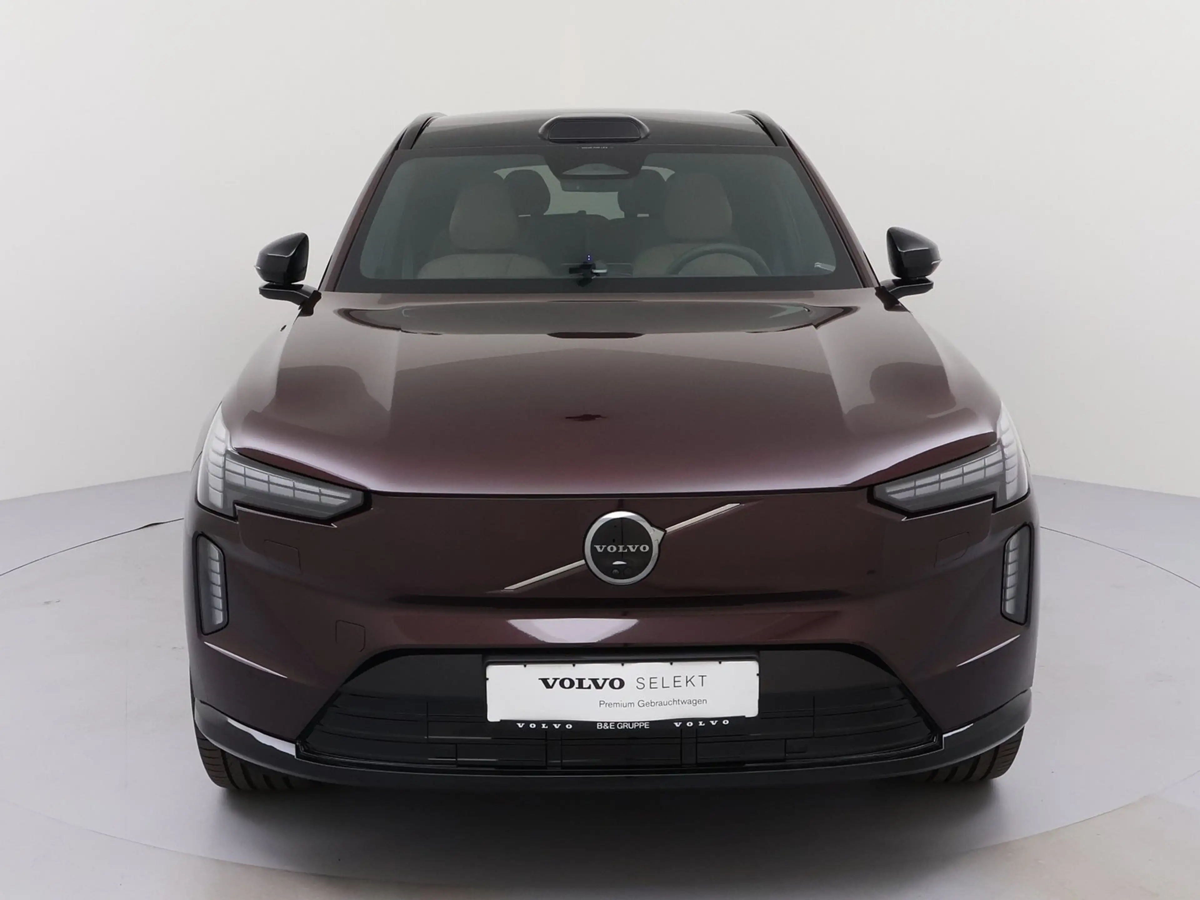 Volvo EX90 Plus Pure Electric AWD LED PANO 6-SITZER — photo 2