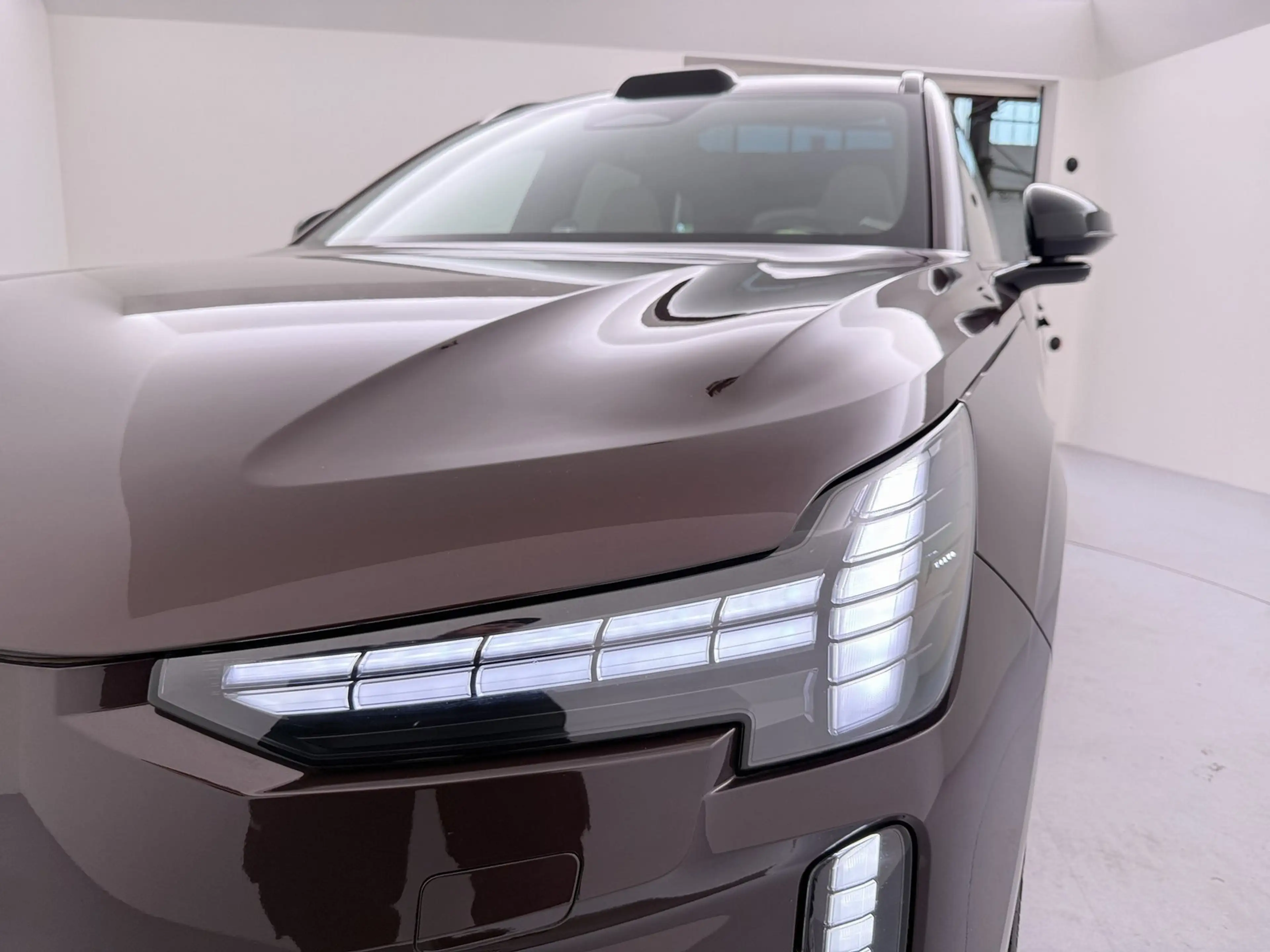 Volvo EX90 Plus Pure Electric AWD LED PANO 6-SITZER — photo 10