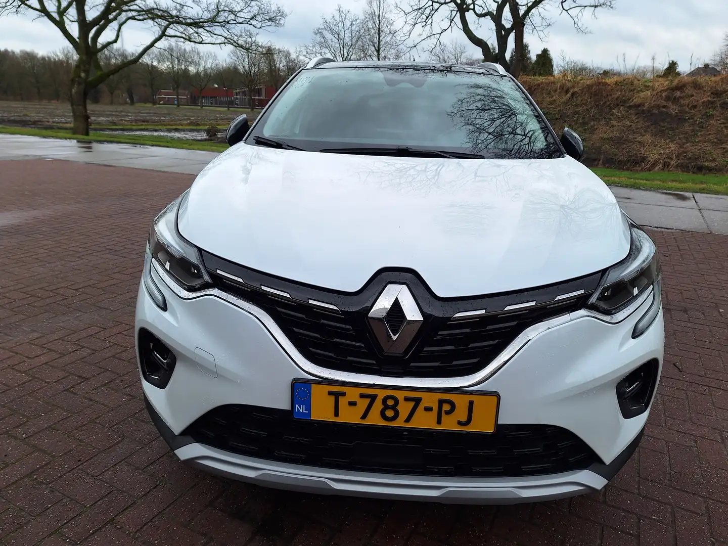Renault Captur 1.6 E-tech Plugin hybrid 160 intens Wit - 2