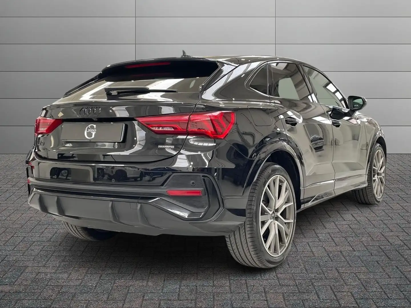 Audi Q3 Sportback 35 2.0 tdi S line edition quattro s-tron Schwarz - 2