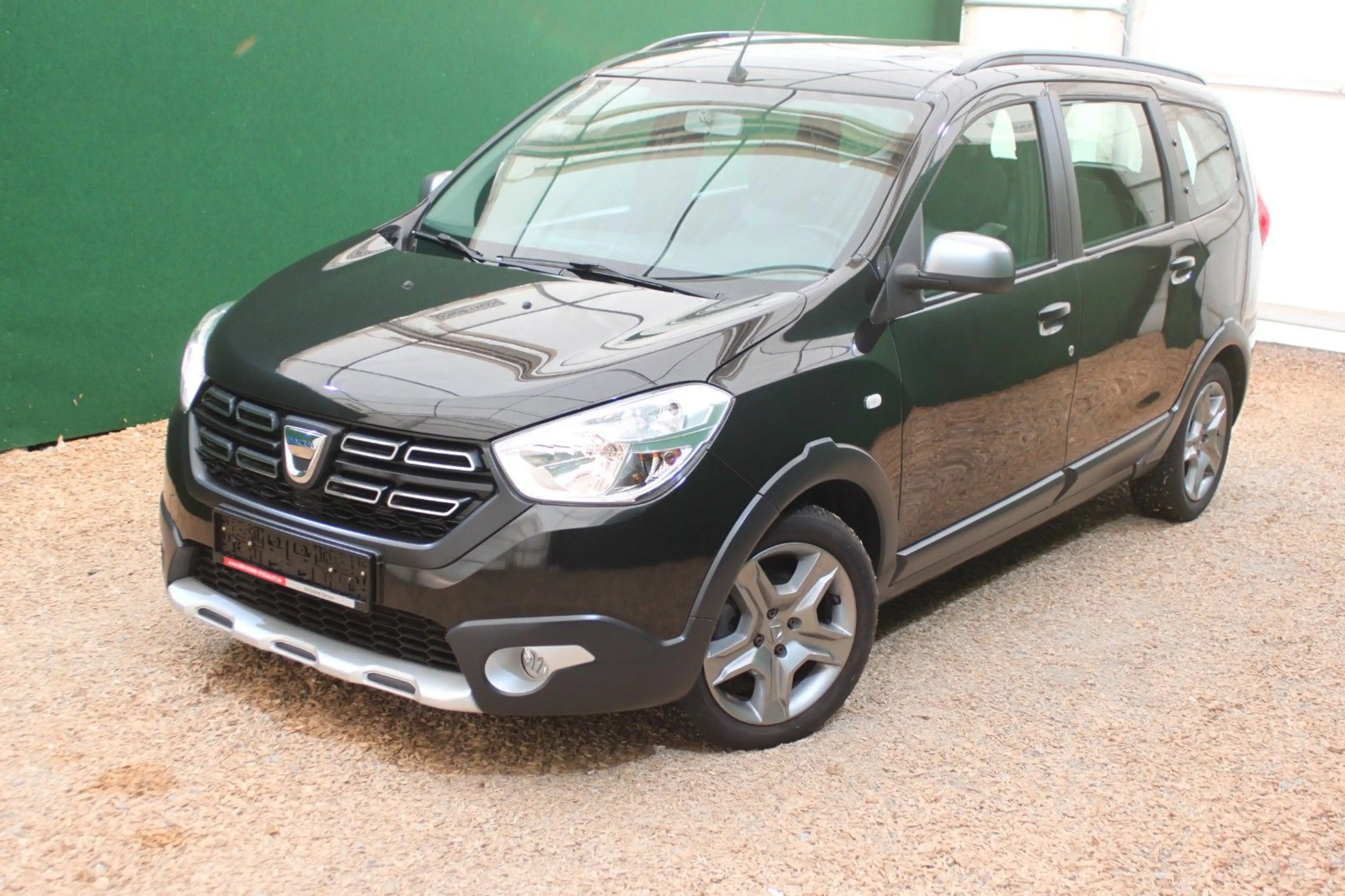 Dacia Lodgy Stepway 1.3/ 7-Sitzer/ Kamera/ Navi/ SHZ — photo 2