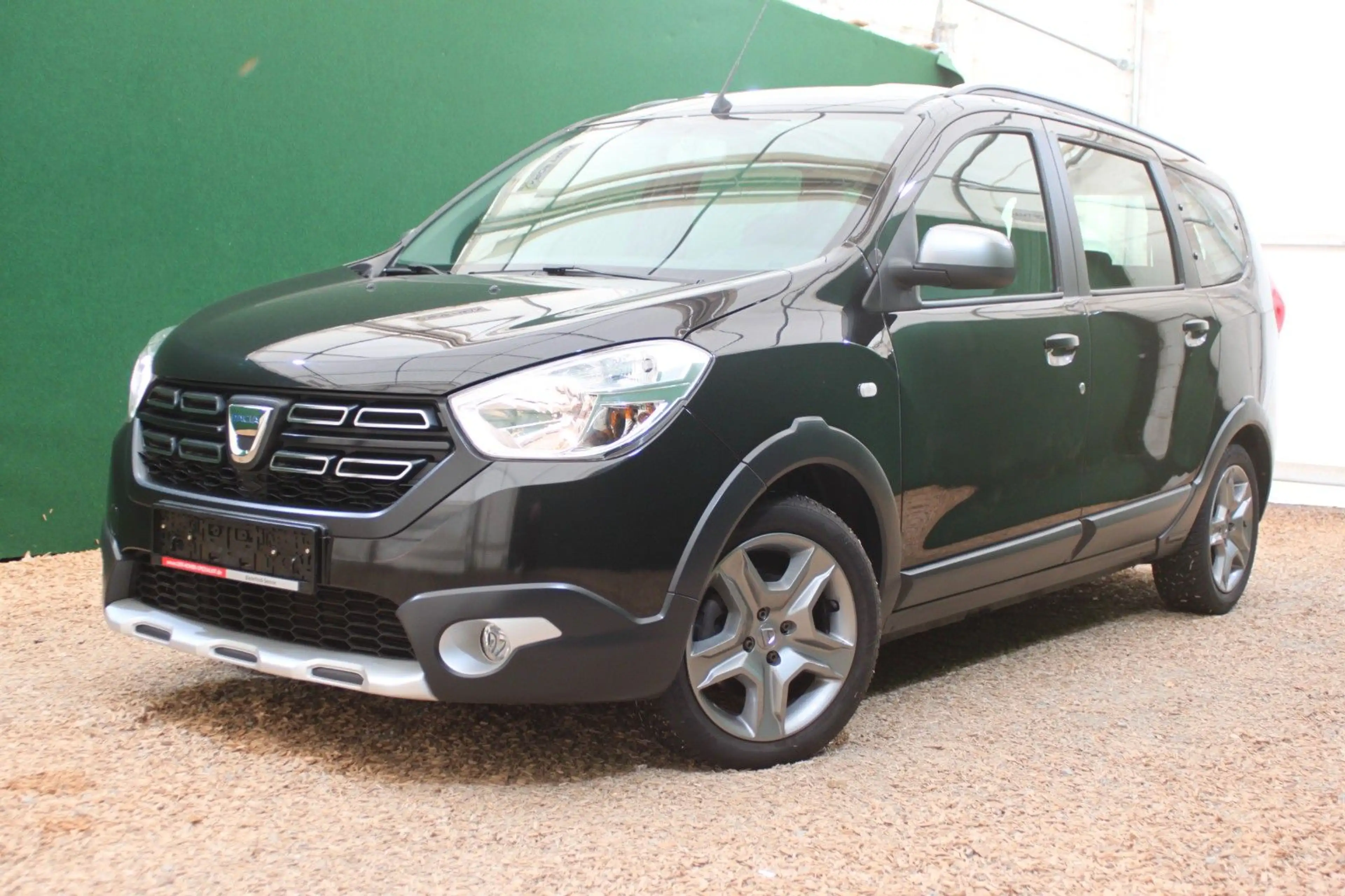 Dacia Lodgy Stepway 1.3/ 7-Sitzer/ Kamera/ Navi/ SHZ — photo 3