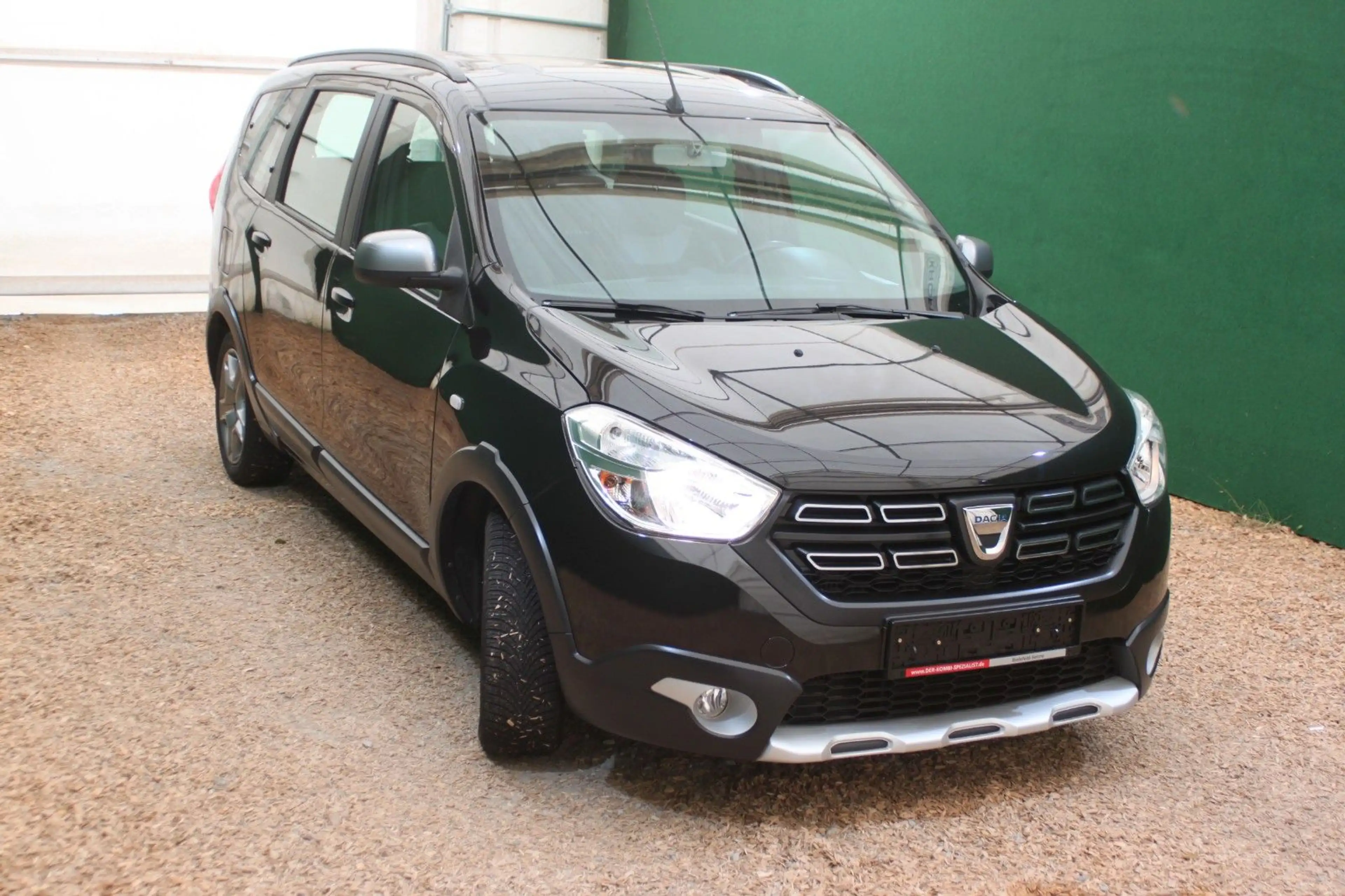 Dacia Lodgy Stepway 1.3/ 7-Sitzer/ Kamera/ Navi/ SHZ — photo 7