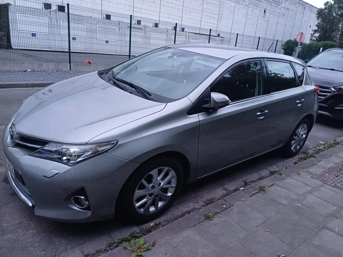 Toyota Auris Grijs - 1