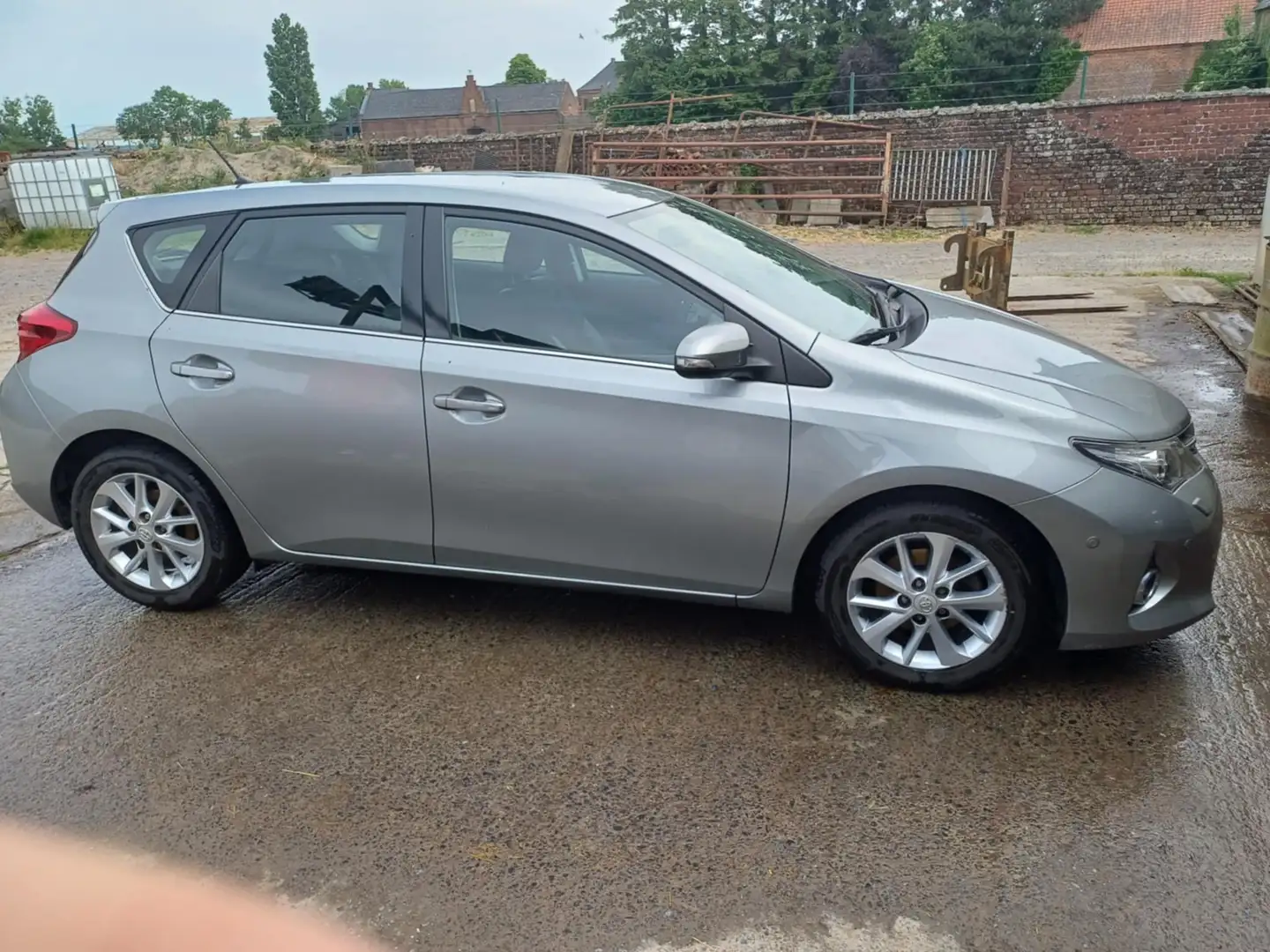 Toyota Auris Grijs - 2