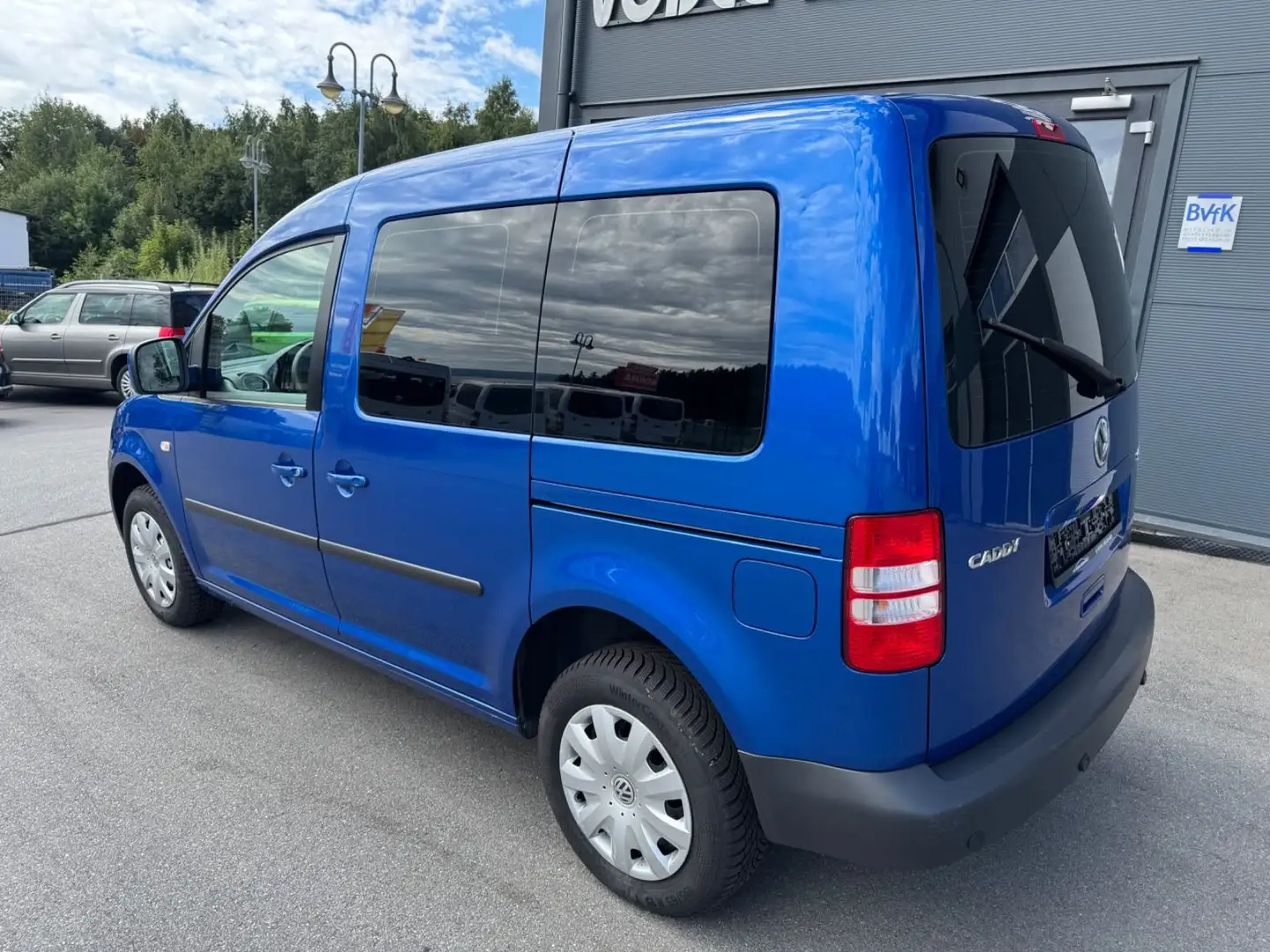 Volkswagen Caddy Kombi Trendline 4Motion Blau - 2