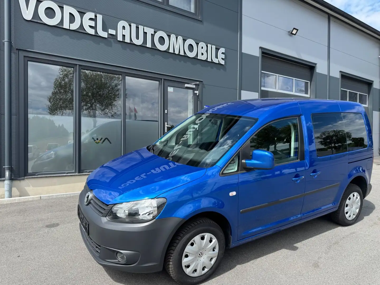 Volkswagen Caddy Kombi Trendline 4Motion Blau - 1