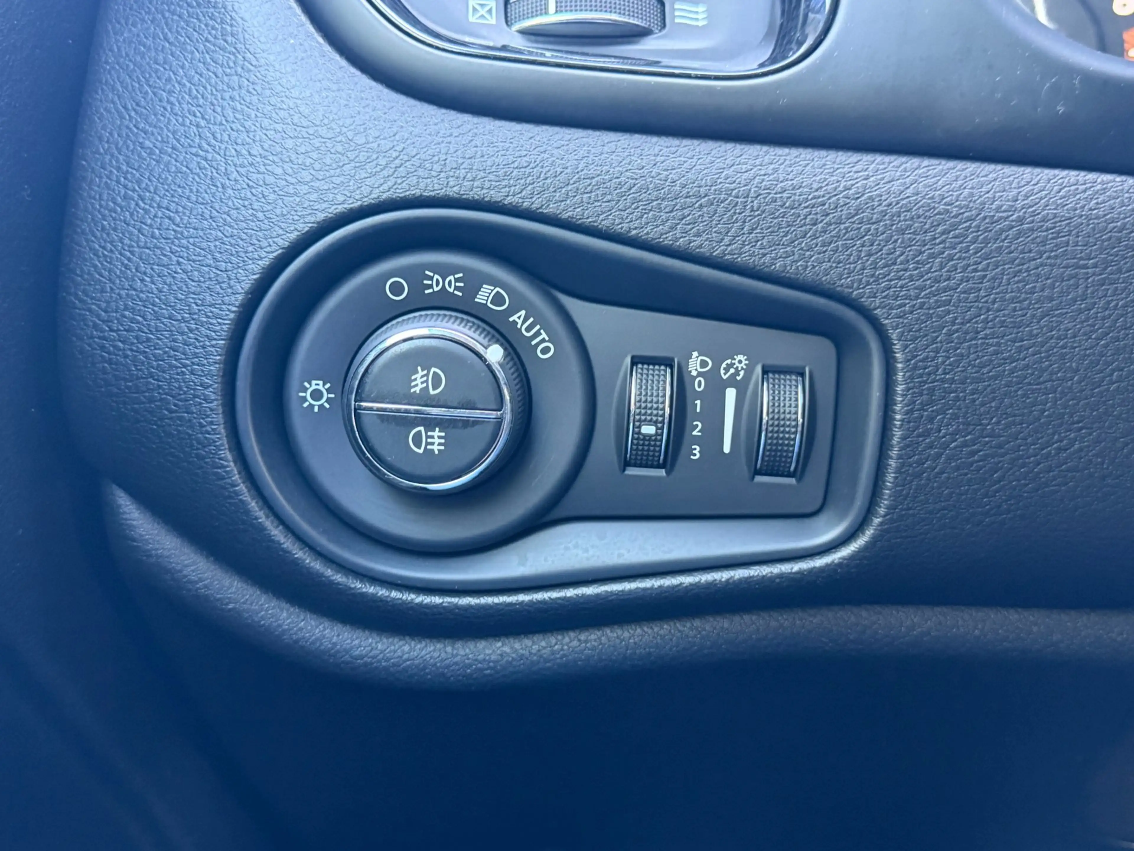 Jeep Renegade 1.0T-e Freedom, Navi, Cruise, DAB, Stoelverwarming — photo 12