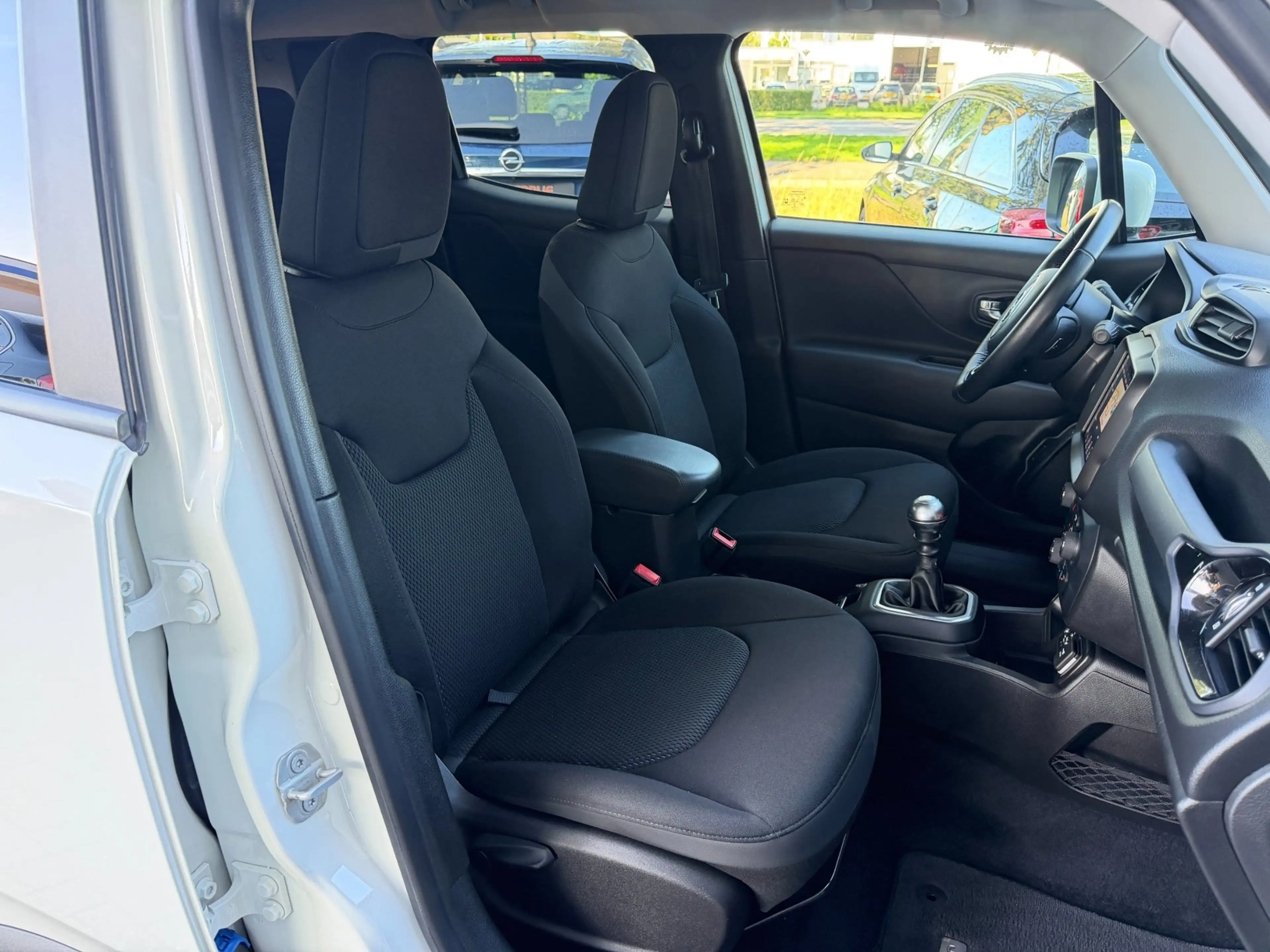 Jeep Renegade 1.0T-e Freedom, Navi, Cruise, DAB, Stoelverwarming — photo 10