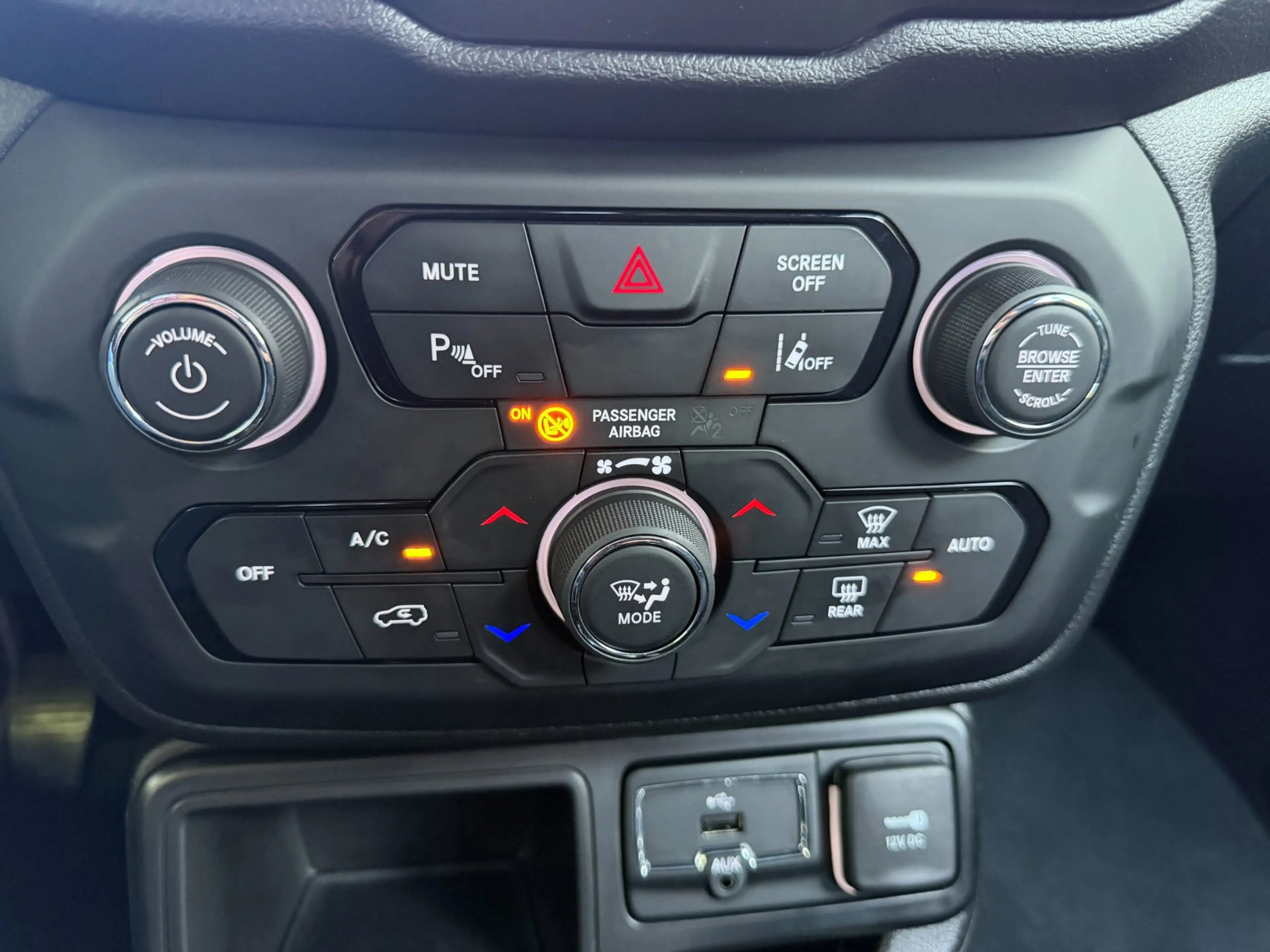 Jeep Renegade 1.0T-e Freedom, Navi, Cruise, DAB, Stoelverwarming — photo 14