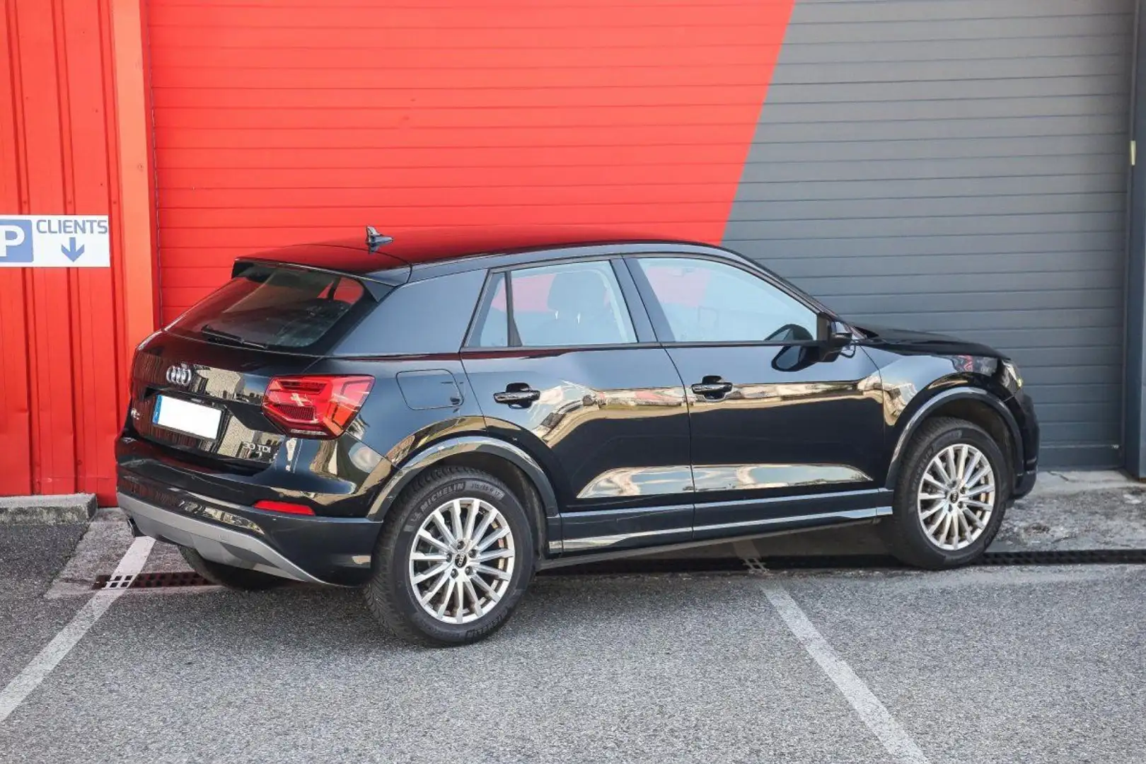 Audi Q2 1.6 30 TDI 116 S-tronic Business line Noir - 2