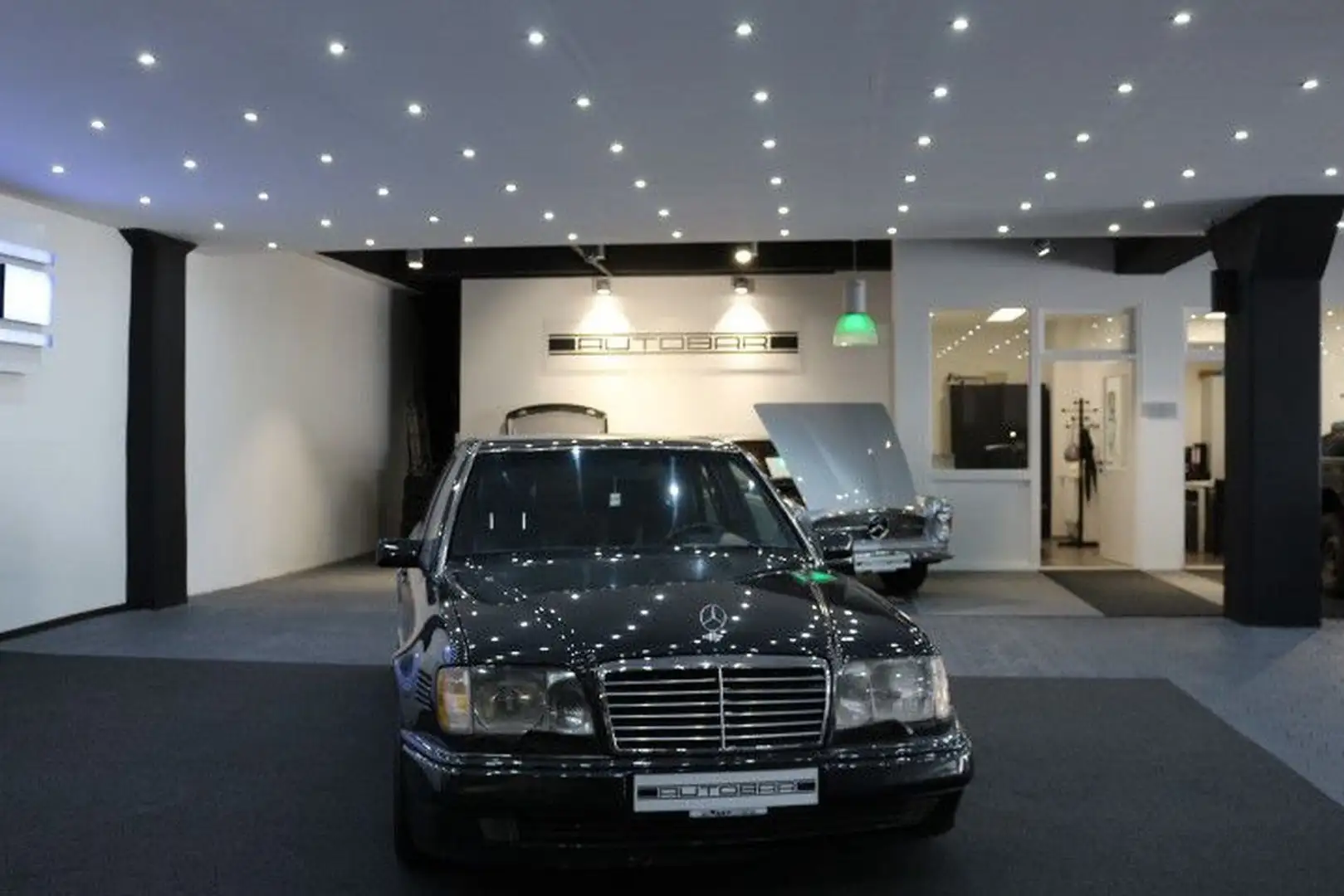 Mercedes-Benz 500 W124* E* Fekete - 2
