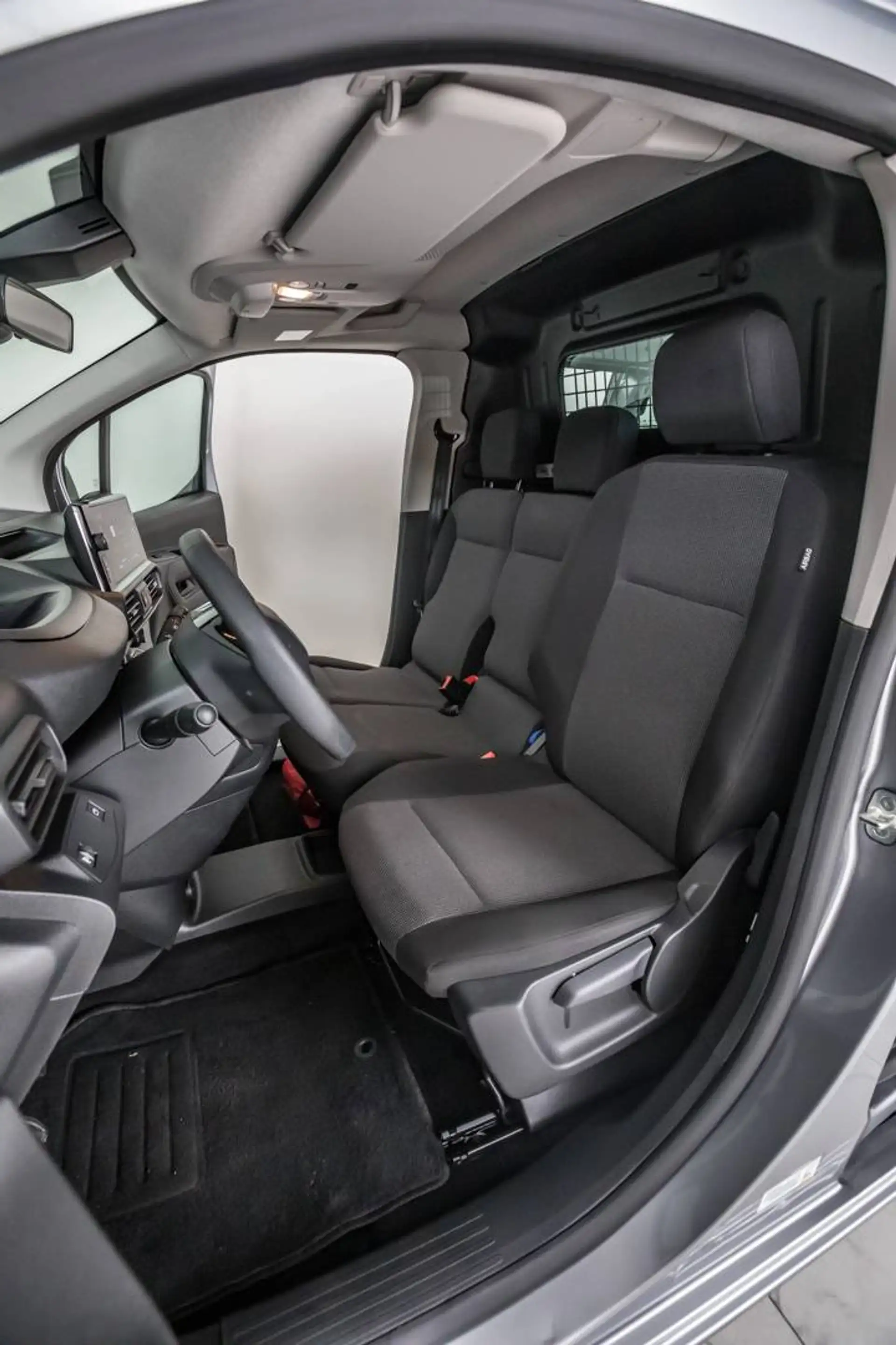 Peugeot Partner 1.5 BlueHDi Light Premium — photo 12