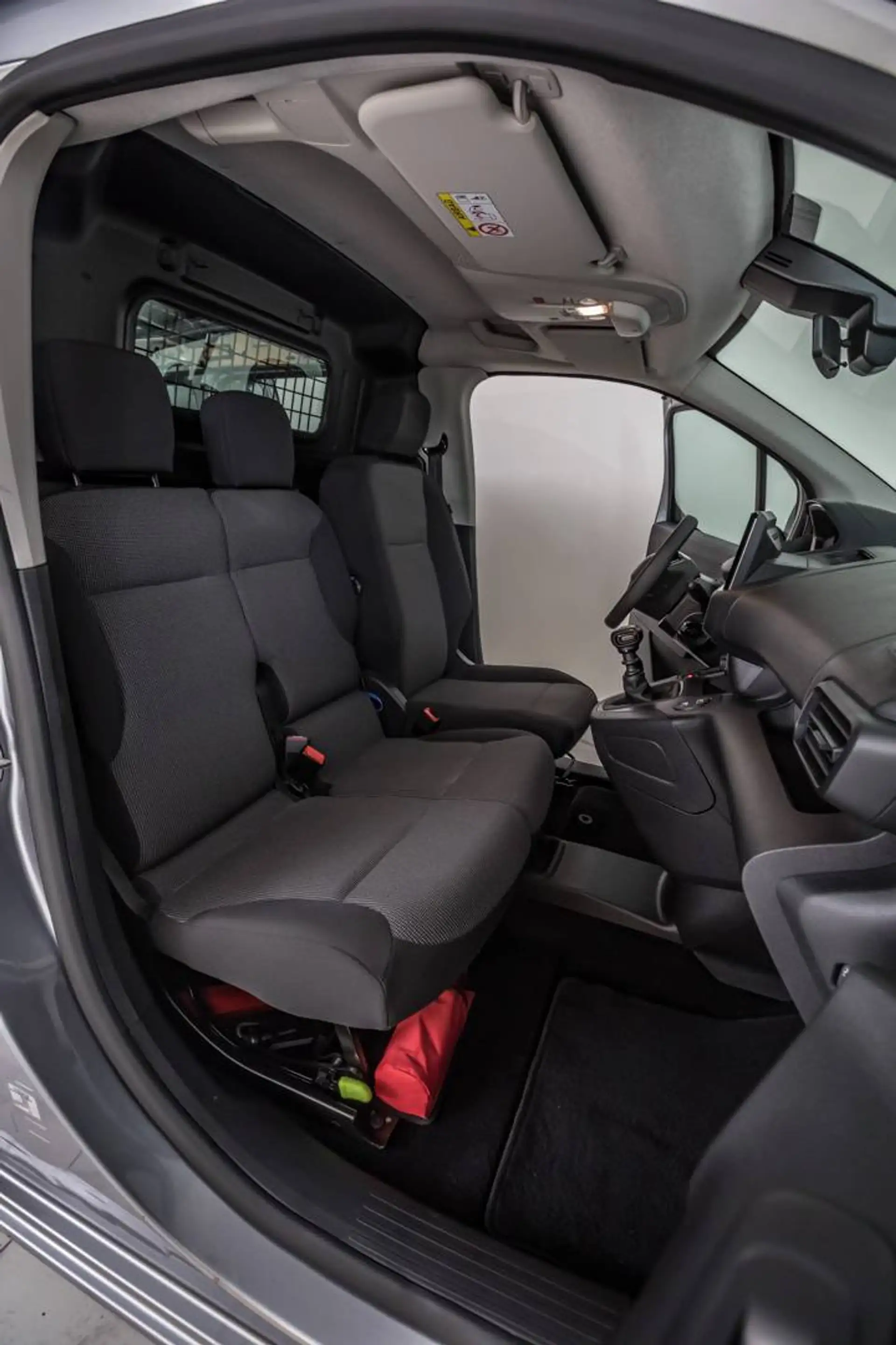 Peugeot Partner 1.5 BlueHDi Light Premium — photo 13