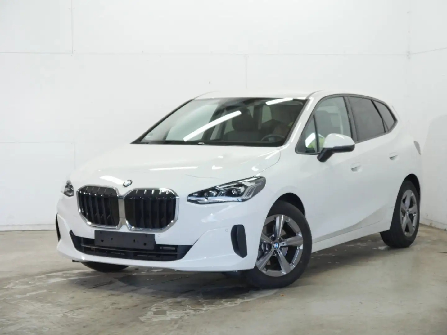 BMW 218 i Active Tourer Aut. RFK AdapLED Sonnenschutzvergl Weiß - 1